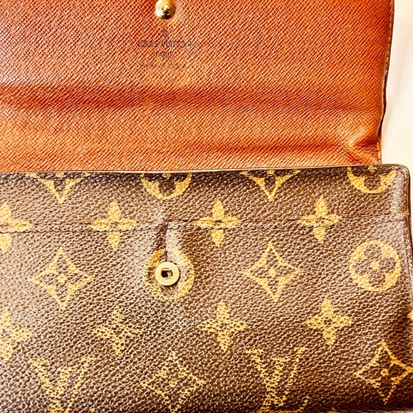Louis Vuitton Monogram The Sarah long wallet with Gold Chain. - Picture 3 of 14